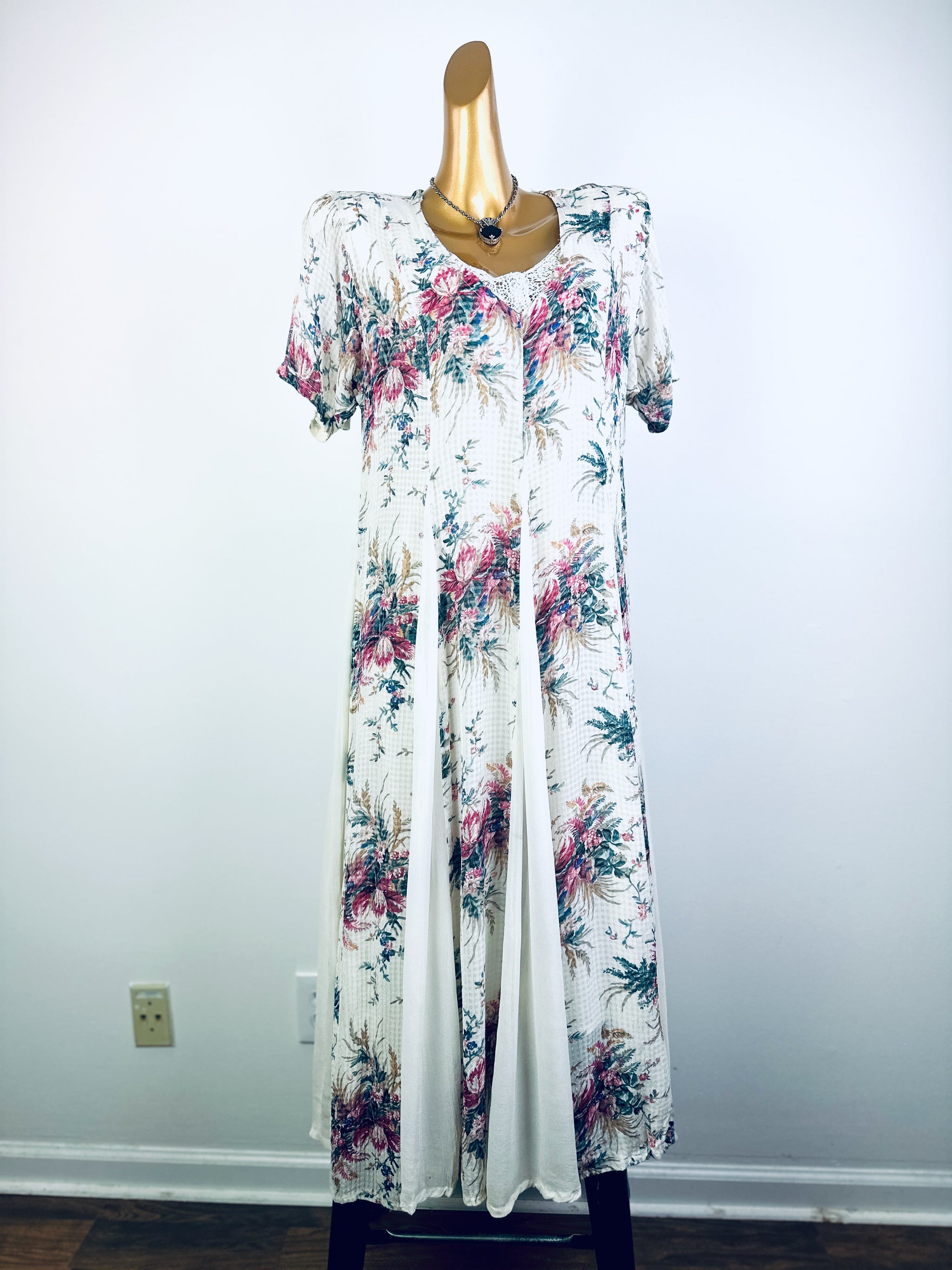 90s grunge dress Vintage 90s grunge dress cottagecore floral print prairie maxi sundress
