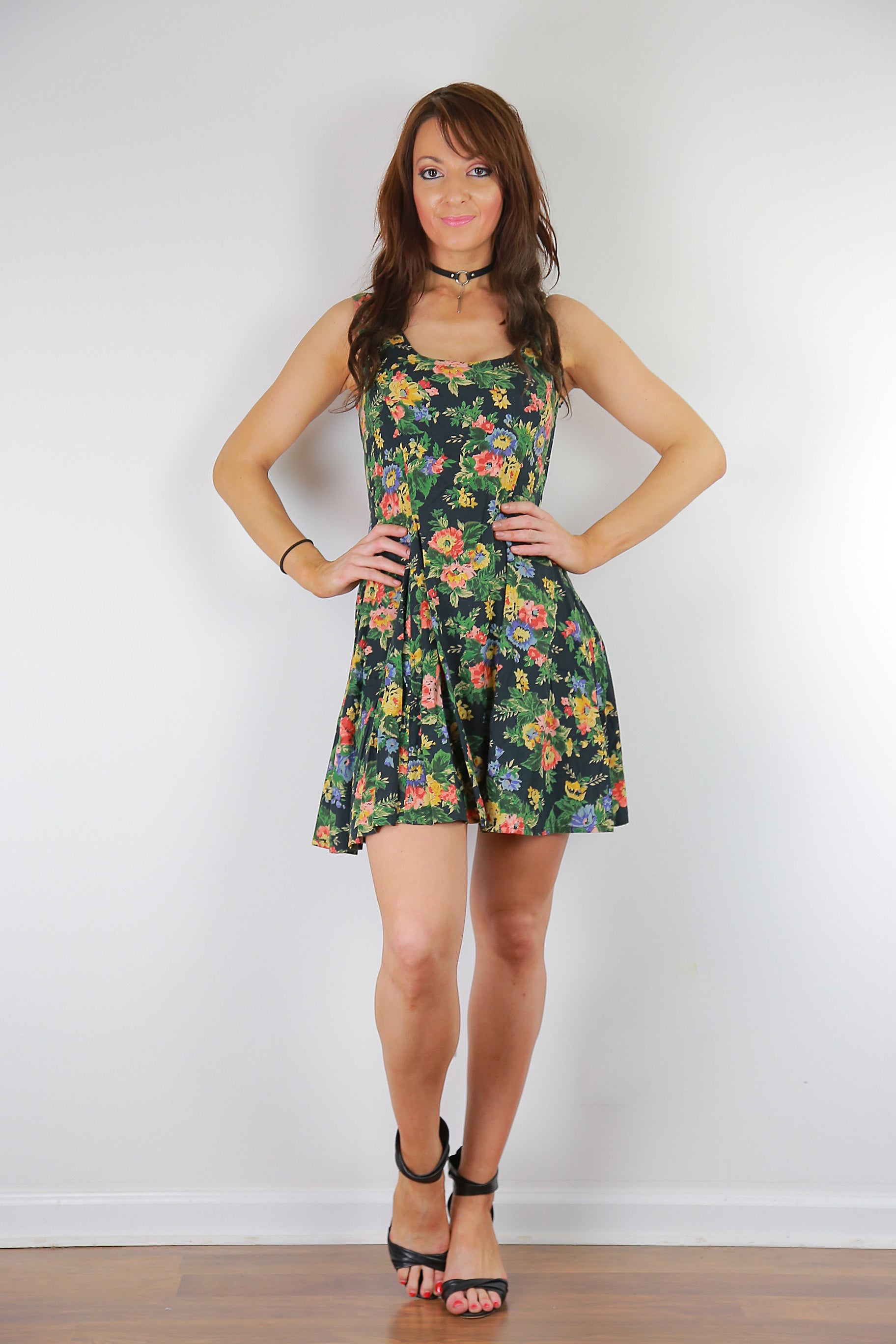 Vintage 90s grunge green floral skater dress sleeveless mini dress - shabbybabe Vintage 90s grunge green floral skater dress sleeveless mini dress - shabbybabe