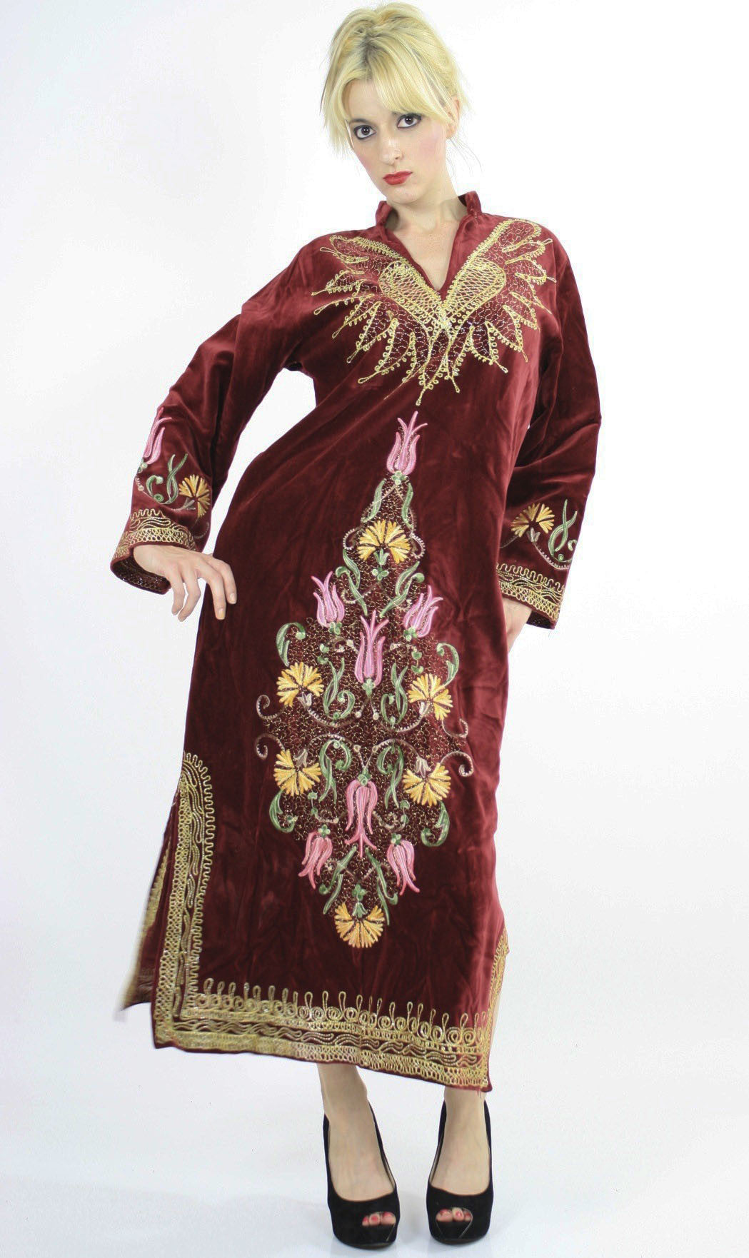 Authentic true vintage 70s 1970s boho hippie caftan embroidered velvet kaftan - shabbybabe Authentic true vintage 70s 1970s boho hippie caftan embroidered velvet kaftan - shabbybabe