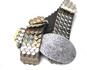 Vintage 80s Women's Silver Metallic Stretch Belt - shabbybabe
 - 2