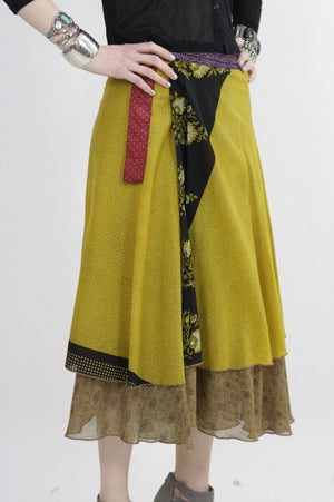 Hippie wrap skirt Vintage 1970s silk wrap floral Bohemian layered Green black beige Medium Large - shabbybabe
 - 3