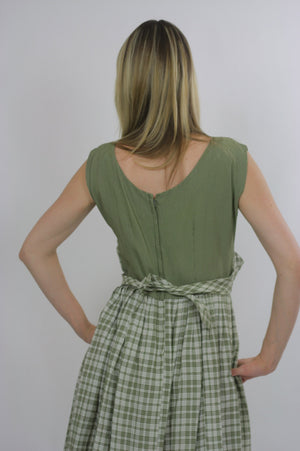 plaid dress green pleated Vintage  1970s dirndl gingham checkered high waisted sleeveless Festival Large - shabbybabe
 - 5