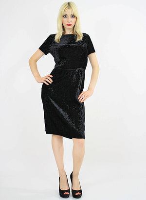 Black velvet  party dress cocktail short sleeve 60s sheath - shabbybabe
 - 1