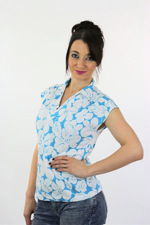 Hawaiian shirt white blue floral short sleeve knit top V neck Vintage 1980s Tropical tshirt Retro knit Medium - shabbybabe
 - 3