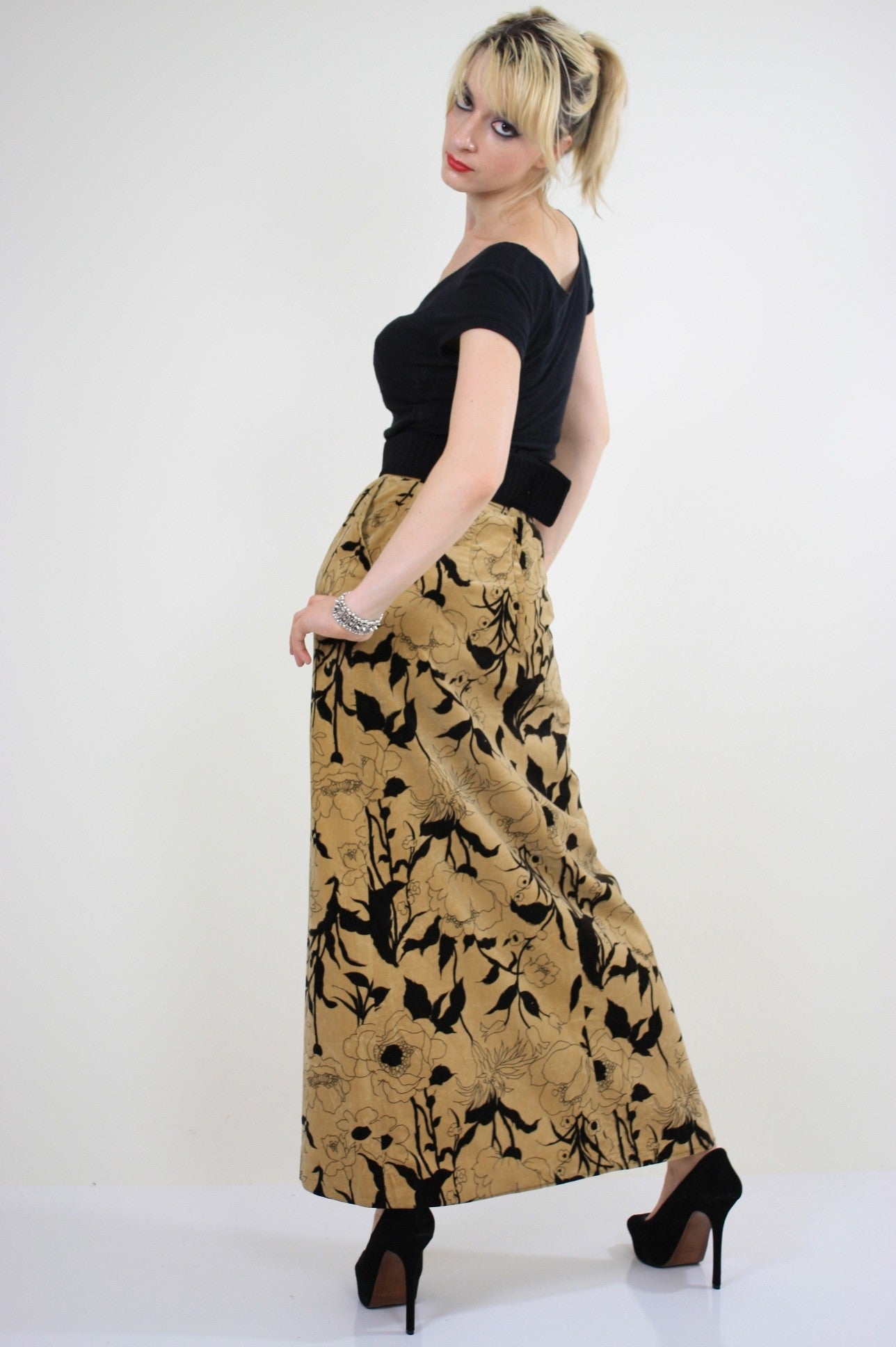 Vintage floral shop velvet maxi skirt